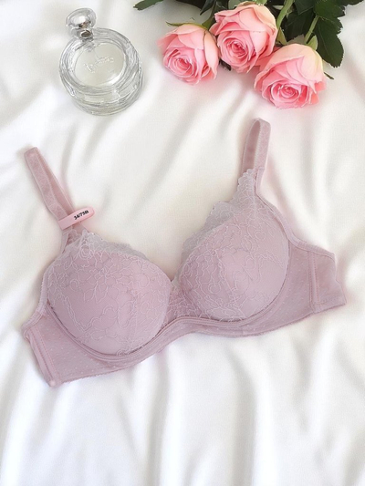 Royalfashion Dámská push-up podprsenka s krajkou Romance Push-Up