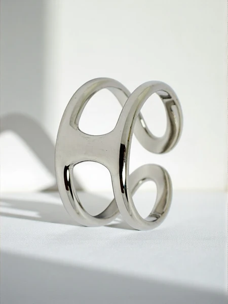 Náramek obruč Dolce Vita s ozdobnými přívěsky