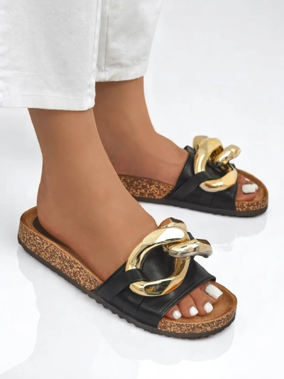 Letní pantofle Ariadne Royalfashion s velkým zlatým řetězem, černá kůže