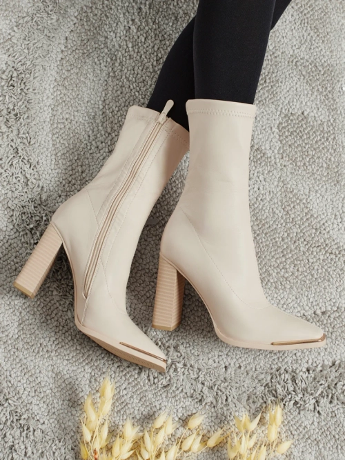 Жіночі ботильйони з екошкіри на підборах-стовпчику Morvella