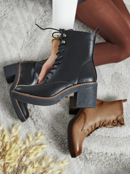 Dámské kotníkové boty na sloupku Zeltra z eko kůže