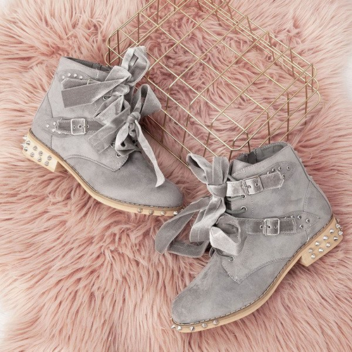 Сірі берци з шипами Millerro - Взуття