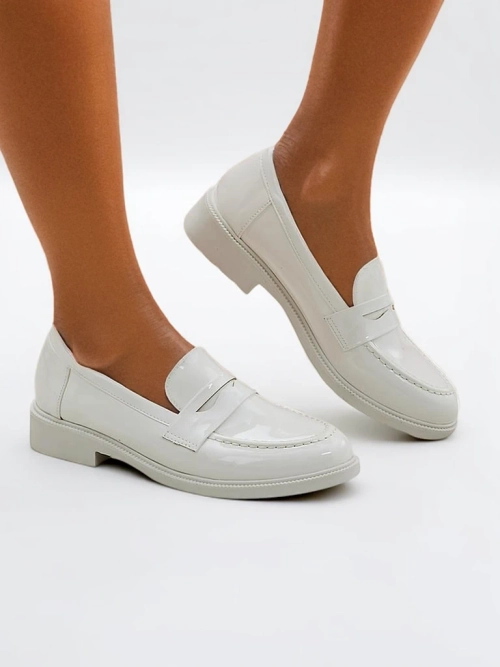 Royalfashion Жіночі лаковані лофери Aylay