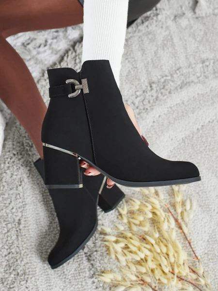 Dámské kotníkové boty z eko kůže na sloupku Ruvina