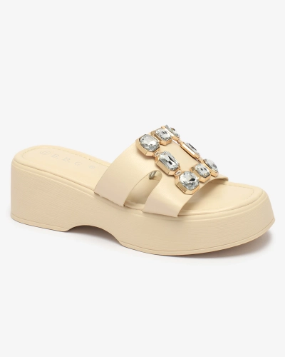 Royalfashion Béžové dámské zdobené žabky na pevné podrážce Norixi