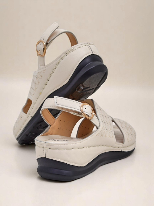 Royalfashion Жіночі сандалі на низькій танкетці Comfort Chic