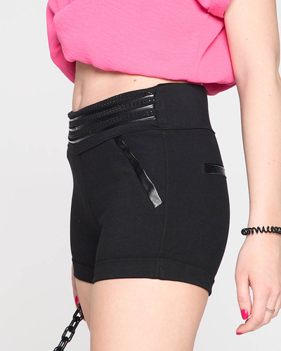 Жіночі чорні шорти - Одяг
