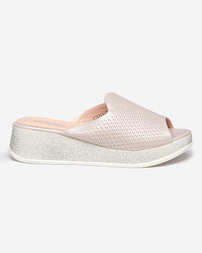 Lekisa рожеві жіночі ажурні тапочки на танкетці з блиском - Туфлі