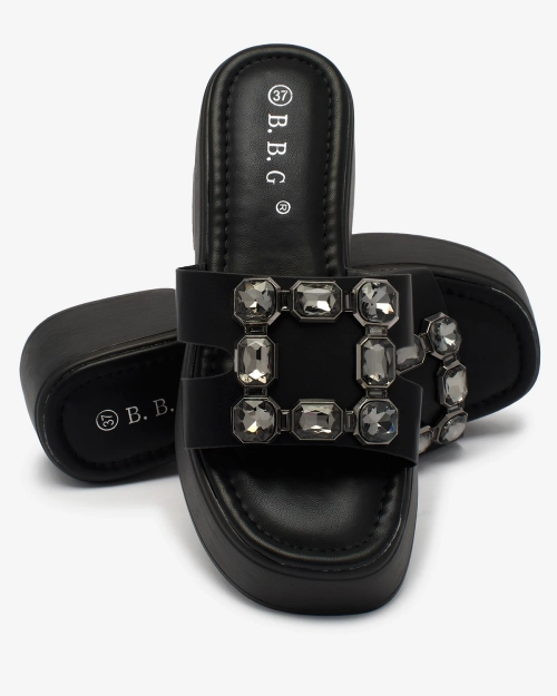 Royalfashion Чорні жіночі шльопанці на суцільній підошві Norixi