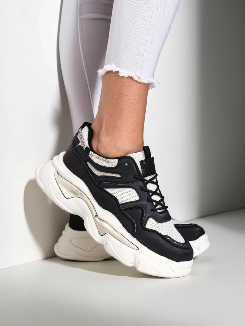 Кросівки Royalfashion для жінок на товстій підошві Lesalli