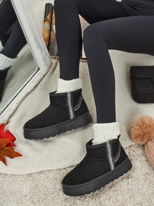 Короткі жіночі черевики a'la снігоходи Pravel