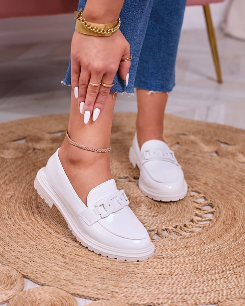 Royalfashion Білі лаковані мокасини для жінок Dafench