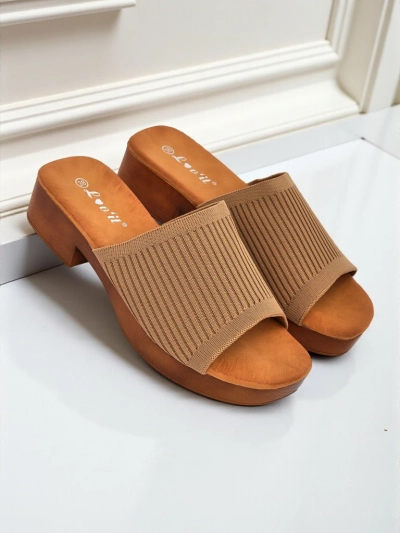 Royalfashion Жіночі шльопанці на низькому підборі Ribbed Grace