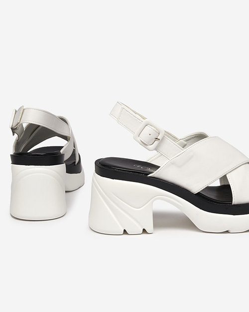 Білі жіночі босоніжки на товстому стовпі Feine - Взуття