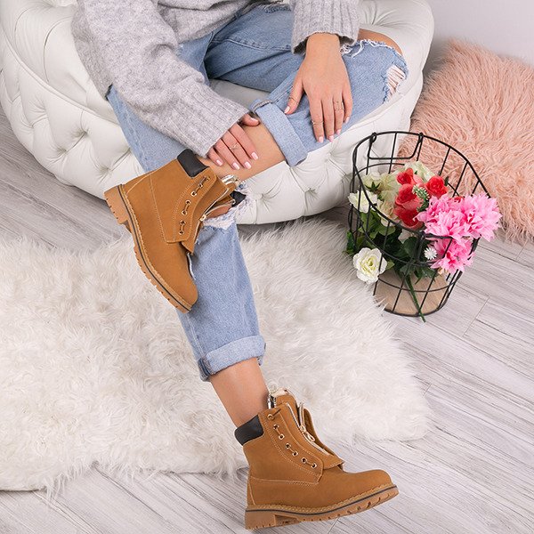 Martina hnědé izolované turistické boty - obuv