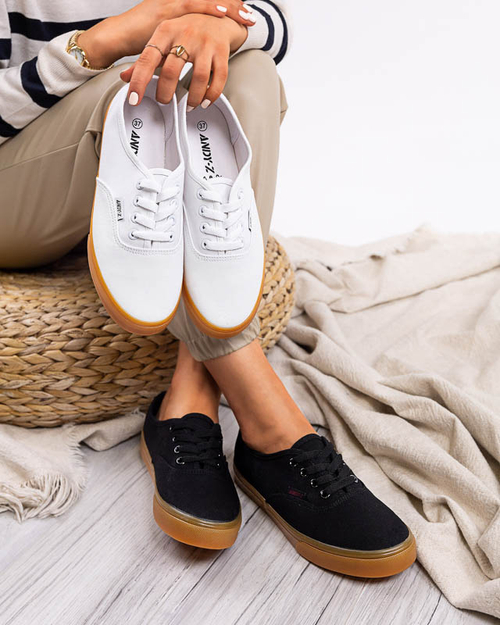 Чорні жіночі кеди Netera