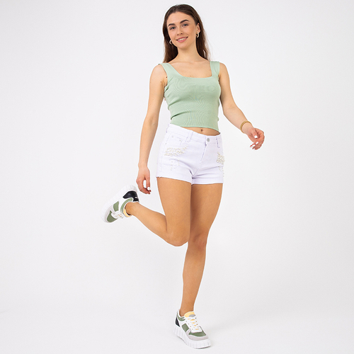 Білі жіночі шорти