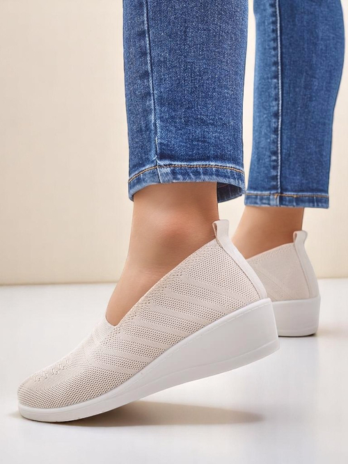 Royalfashion жіночі лофери на низькому підборі Epoles