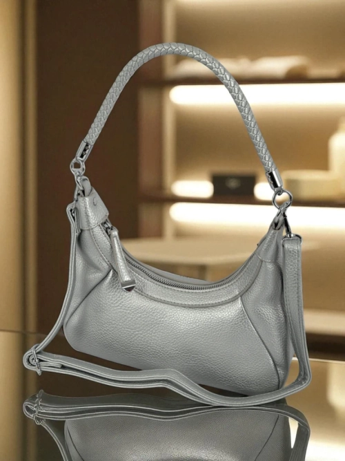 Royalfashion Маленька жіноча сумочка з екошкіри з декоративним ремінцем Lacquea