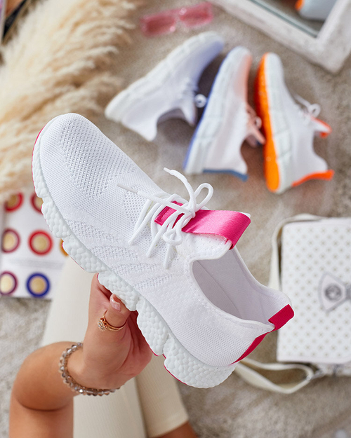 Білі жіночі кросівки з рожевими вставками Baym