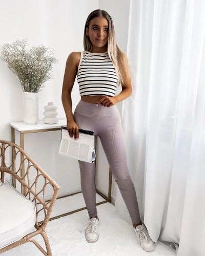 Світло-коричневі жіночі легінси в рубчик - Одяг