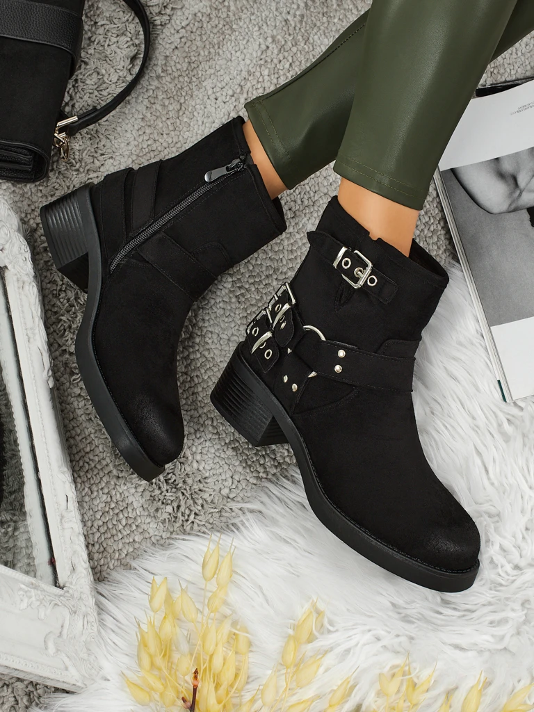 Dámské kotníkové boty z eko semiše s přezkami Valtos