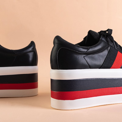 Чорне жіноче спортивне взуття на масивній платформі Jemita