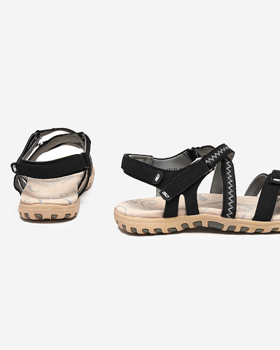 Чорні жіночі босоніжки на плоскій підошві Koralli. Взуття