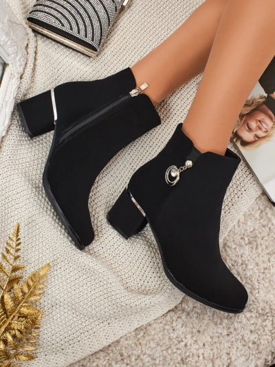 Dámské kotníkové boty z eko kůže na sloupku Norevaya