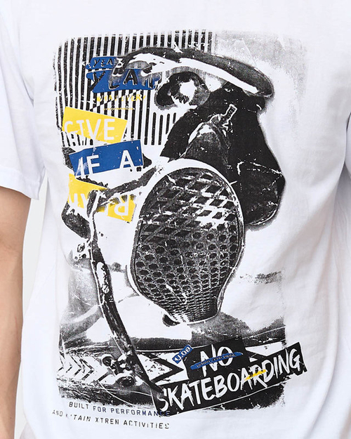 Чоловіча біла бавовняна футболка з кольоровим принтом - Одяг