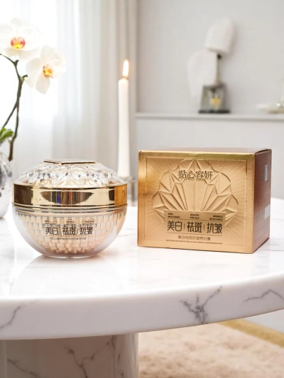 Krém na obličej proti vráskám a pro rozjasnění pleti