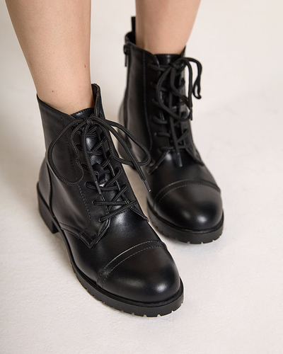 Чорні жіночі чоботи на низькому каблуці Verasi