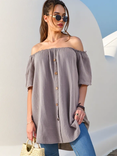 Royalfashion Жіноча блузка з бавовни в стилі off-the-shoulder з декоративними гудзиками