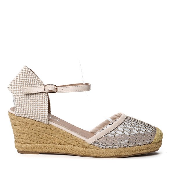 Beżowe espadryle na koturnie Mircana- Obuwie