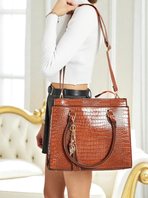 Жіноча сумка-шопер з екошкіри з тисненням Seraphyne