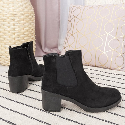 Czarne botki na wyższym słupku Saviene - Obuwie