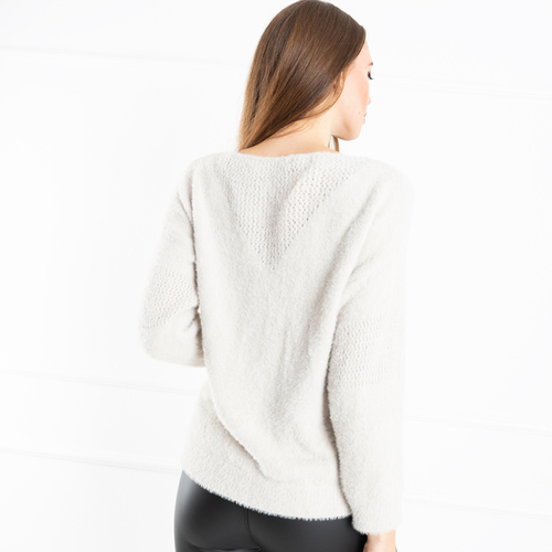 Бежевий жіночий светр