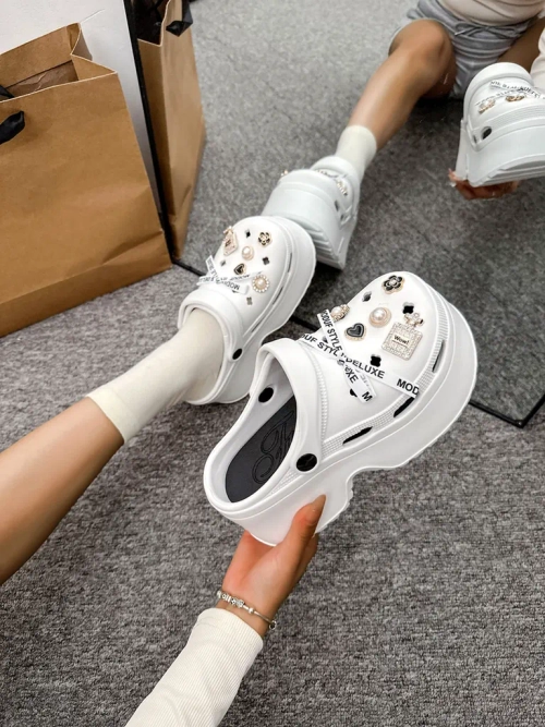 Royalfashion жіночі гумові шльопанці з декораціями Dellos
