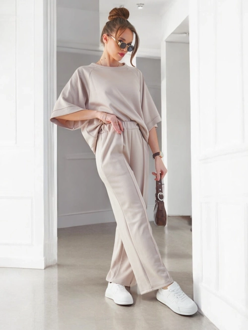 Royalfashion Жіночий комплект з короткими рукавами та розкльошеними штанами