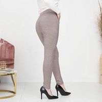 Kaštanová || černý || bílá