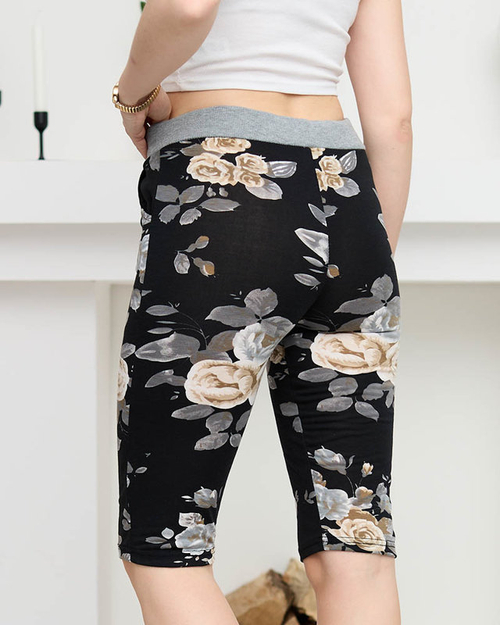 Квіткові жіночі шорти довжиною 3/4 в чорно-бежевому кольорі PLUS SIZE - Одяг
