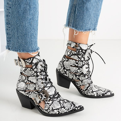 Bílé a černé dámské kovbojské boty s přezkami Ciarran - obuv