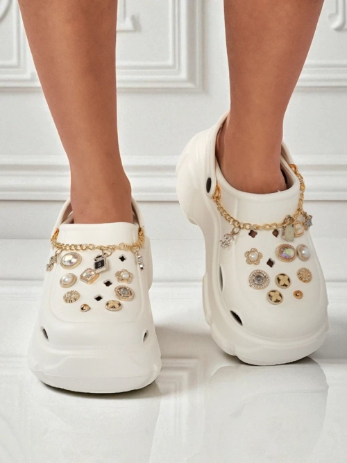 Сандалі Caligae Aurelia Bianca з прикрасами chain в стилі glamour