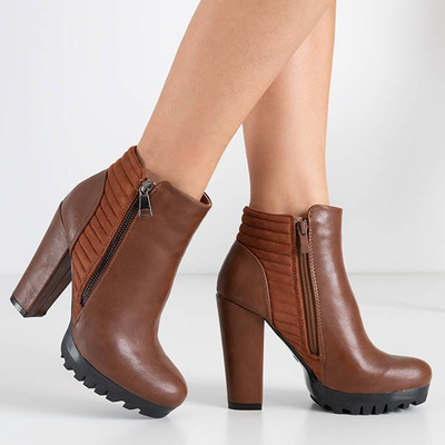 Dámské kotníkové boty s ozdobným velbloudím jezdcem Santiago - Obuv