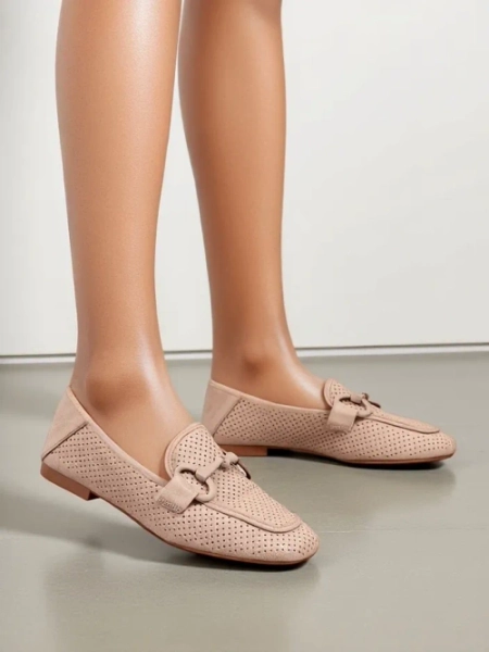 Royalfashion Перфоровані жіночі лофери Laamba