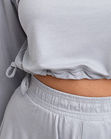 Světle šedá || holubí šedá