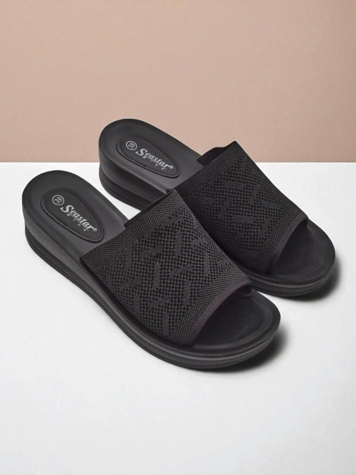 Royalfashion Жіночі босоніжки на низькій танкетці Elara