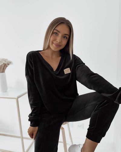 Жіночий велюровий спортивний комплект Royalfashion чорного кольору