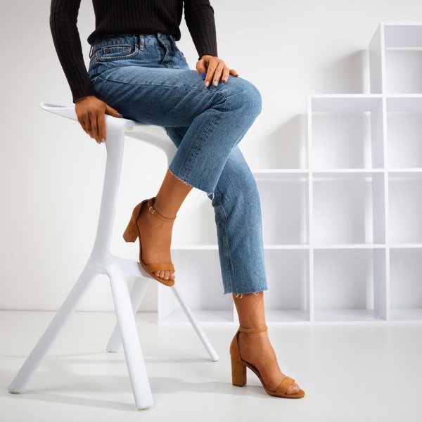 OUTLET Hnědé dámské sandály na sloupku Sweet Honey - Obuv