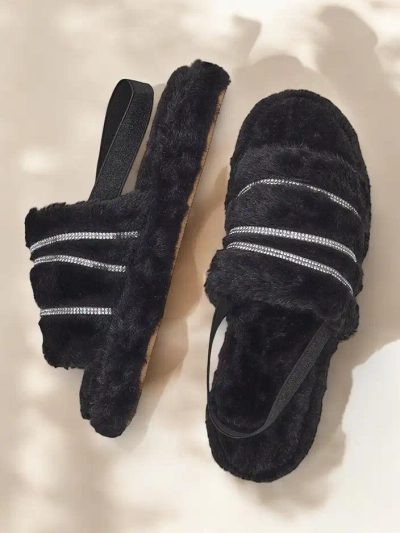 Royalfashion Dámské kožešinové pantofle s rhinestones Ferrems